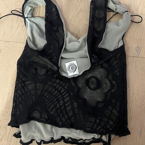 ofplanetearth double layered top size US 4, UK8 - Picture 3 of 5